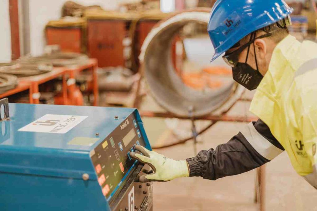 Tratamiento térmico por inducción de un componente industrial